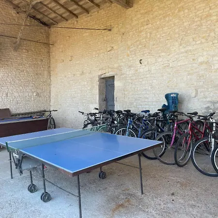 Les Constellations, 8 Complex, 53 People, Marriage, Birthday, Etc * Doeuil-sur-le-Mignon