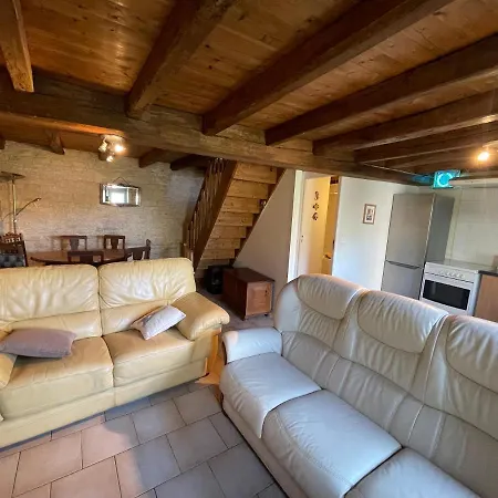 Les Constellations, 8 Complex, 53 People, Marriage, Birthday, Etc Doeuil-sur-le-Mignon