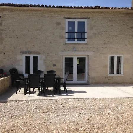 Les Constellations, 8 Complex, 53 People, Marriage, Birthday, Etc * Doeuil-sur-le-Mignon