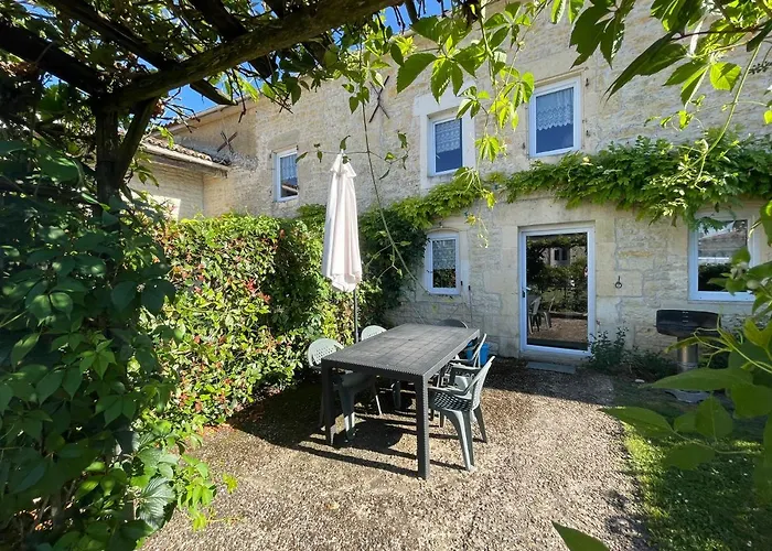 Les Constellations, 8 Complex, 53 People, Marriage, Birthday, Etc