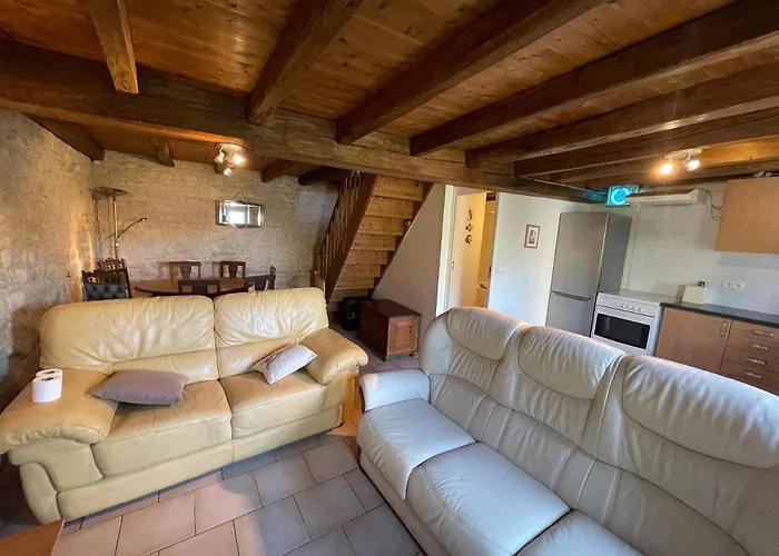 Les Constellations, 8 Complex, 53 People, Marriage, Birthday, Etc Doeuil-sur-le-Mignon