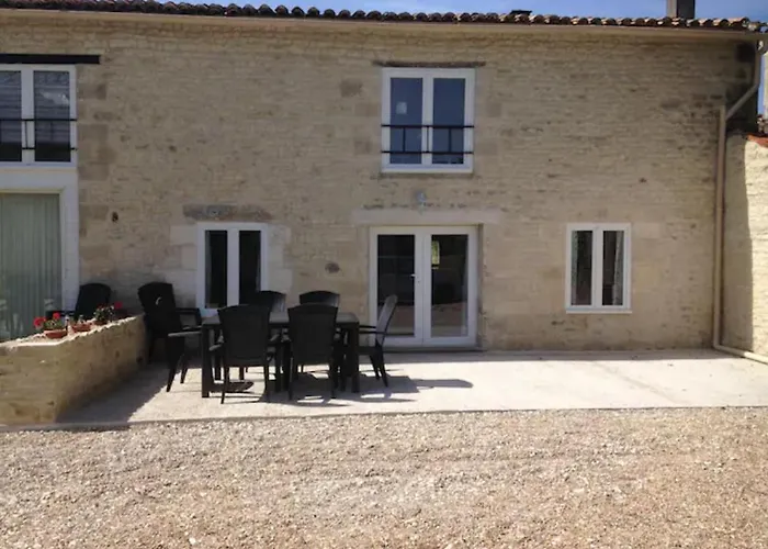 Les Constellations, 8 Complex, 53 People, Marriage, Birthday, Etc * Doeuil-sur-le-Mignon