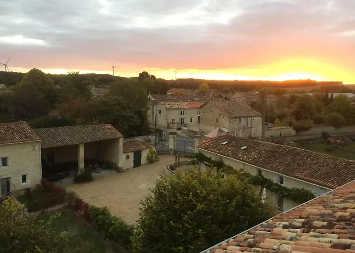 Les Constellations, 8 Complex, 53 People, Marriage, Birthday, Etc Doeuil-sur-le-Mignon