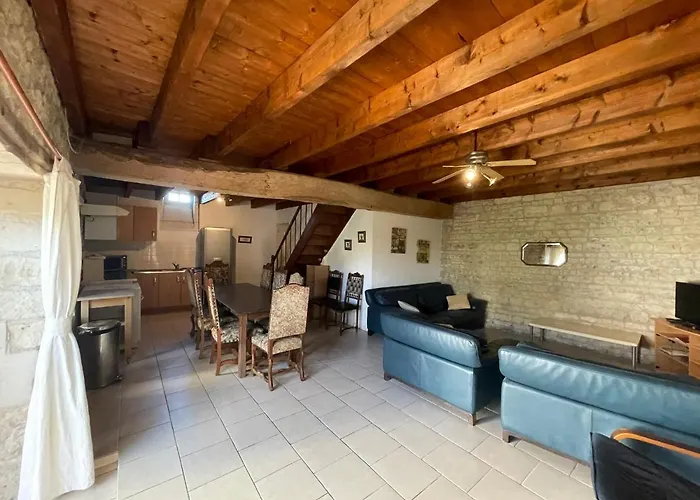 Les Constellations, 8 Complex, 53 People, Marriage, Birthday, Etc